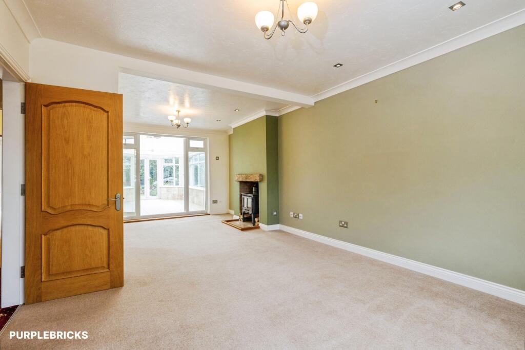 House in Lincoln - View 4