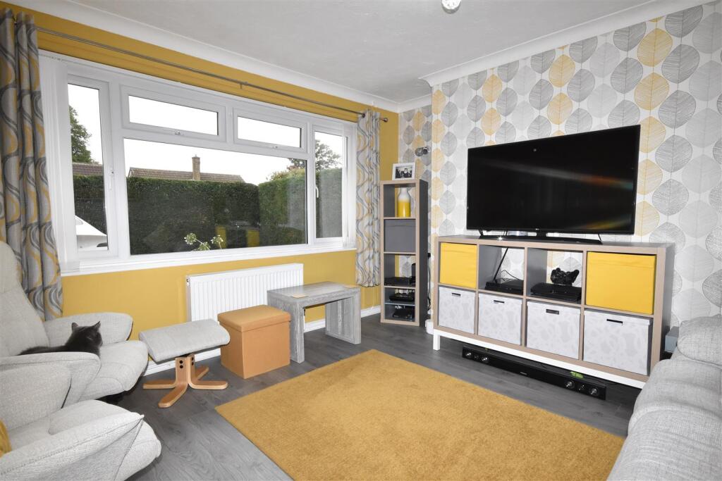12 Brooke Close photo 3
