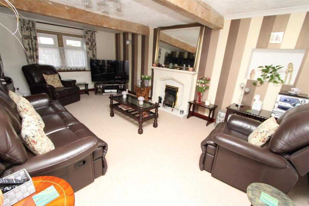 House in Bradford, West Yorkshire - View 2