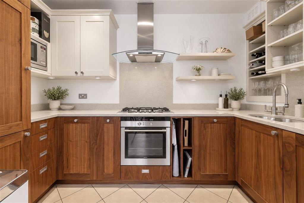 Apartment in London, Earl's Court - View 3
