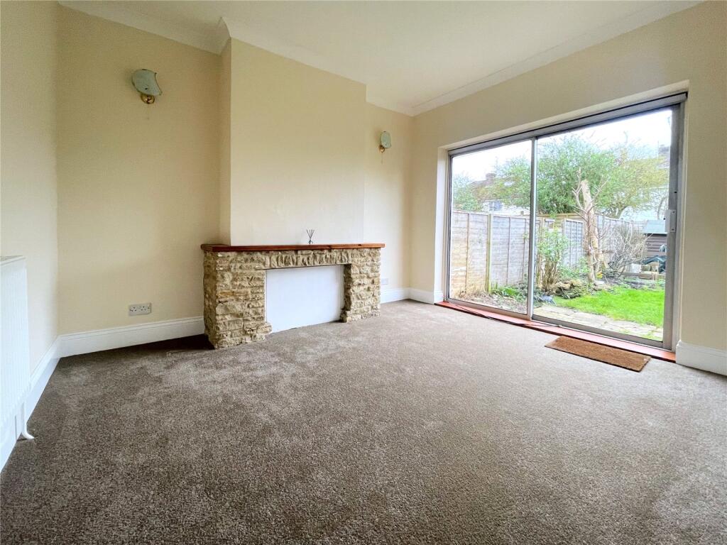 House in Gloucester - View 4