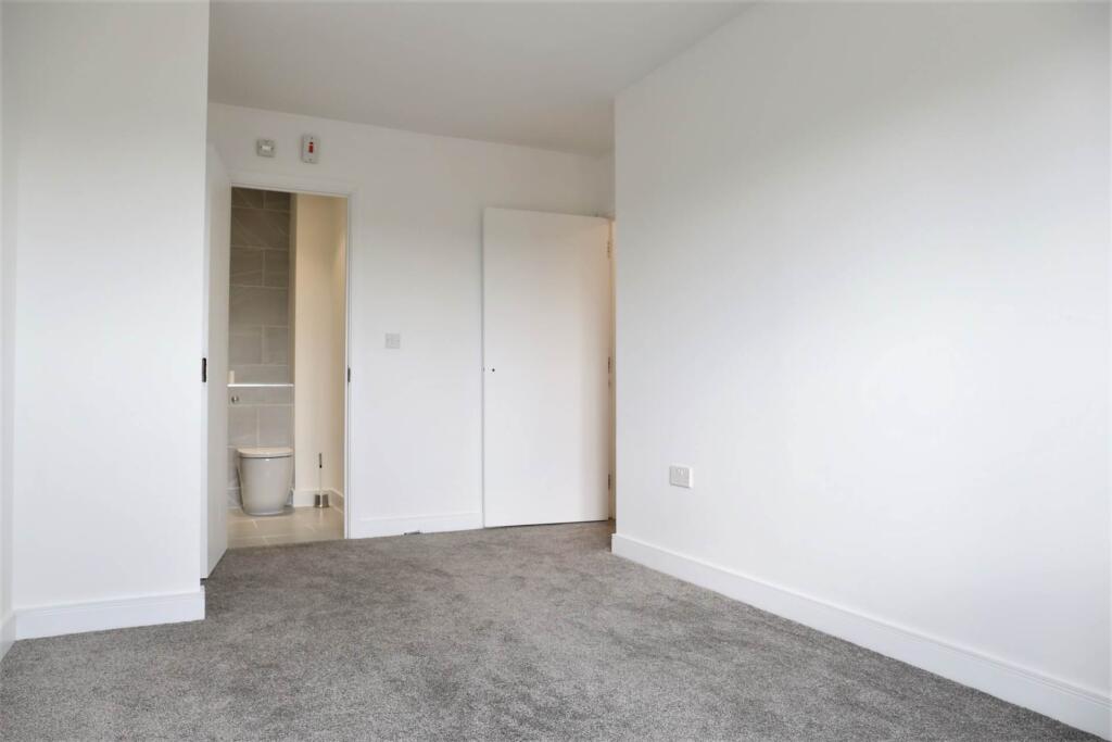 Long Acre House, Pettacre Close, SE28 0PA photo 5