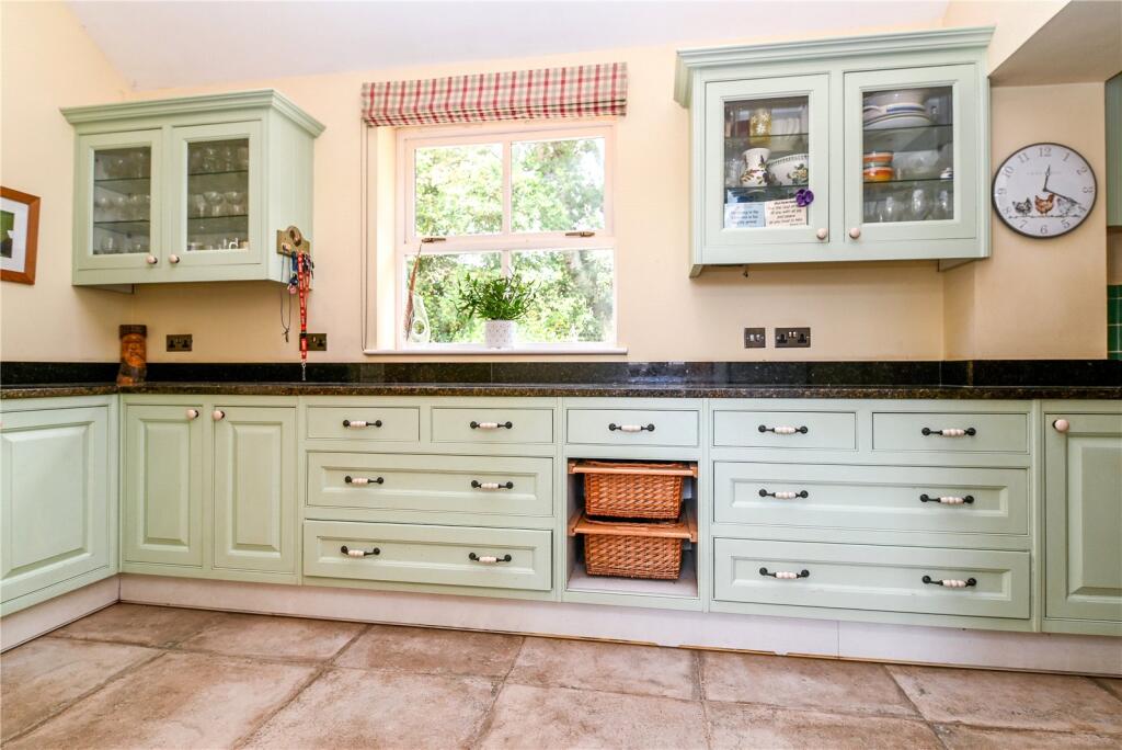 Vaggs Lane, Hordle, Lymington, Hampshire, SO41 photo 3