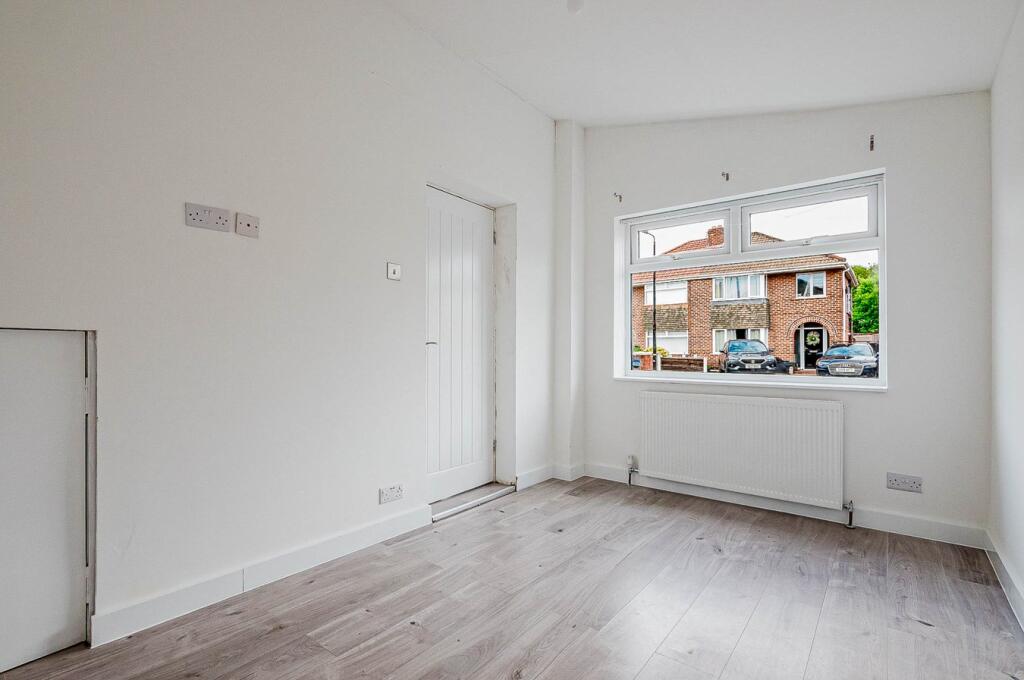 Russell Road, Partington, Manchester, M31 photo 4