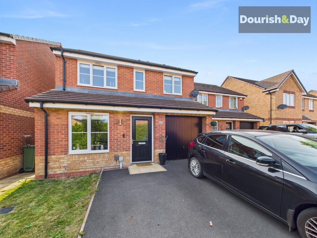 3-bed detached on Burbank Burrow, Stafford, ST16, £290,000