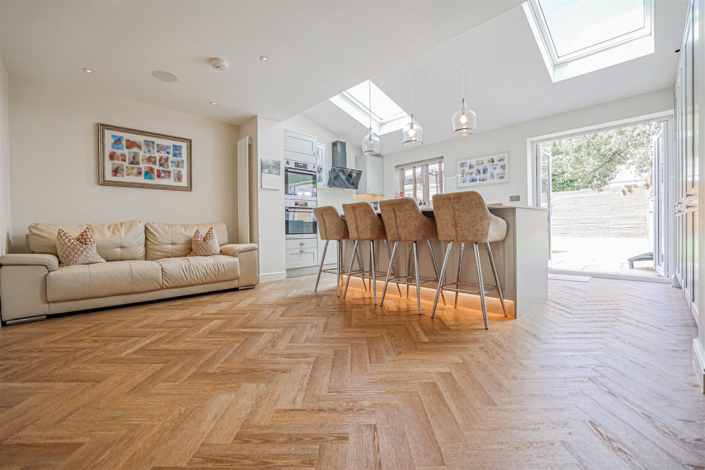 House in Dacorum, Hertfordshire - View 2