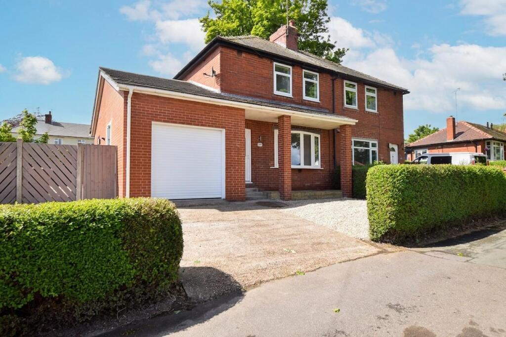 Main image of property: Chapel Garth, Ackworth, Pontefract, WF7 7NQ