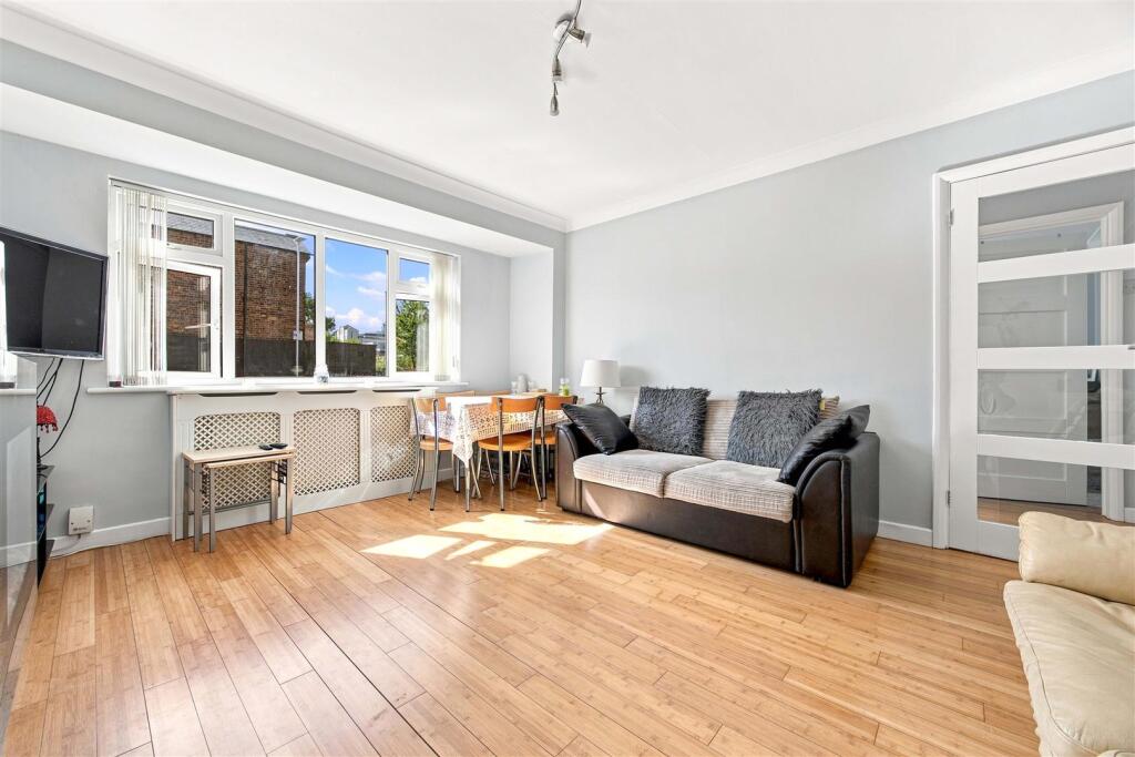 Apartment in London - View 5