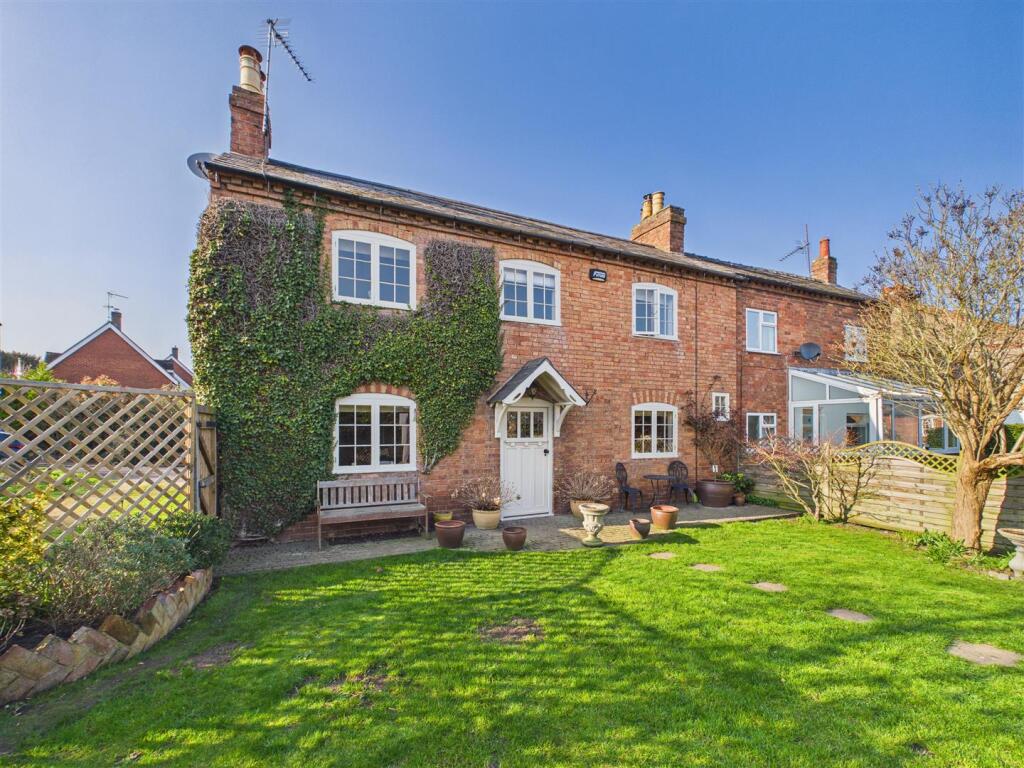 Main image of property: Lowes Lane, Wellesbourne, Warwick