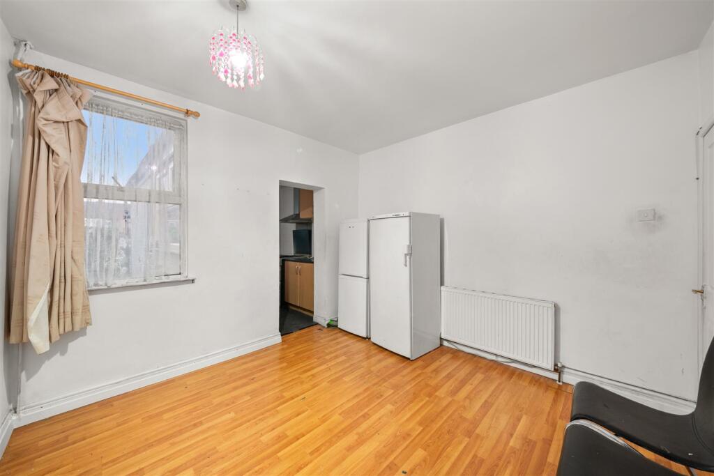 Myrtle Road, Hounslow photo 4