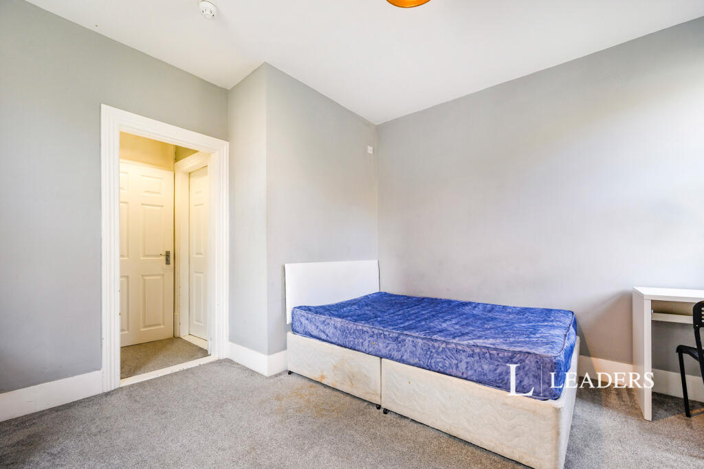 Main image of property: Victoria Road North, Southsea, Hampshire, PO5