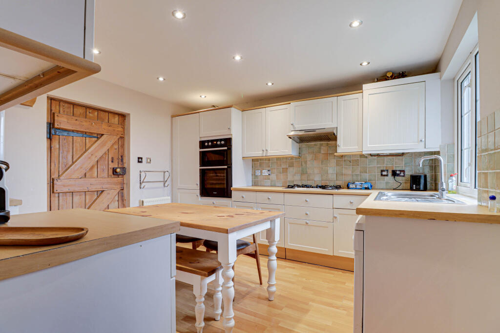 Additional image 3 of New Fiddlers Hill, Harpenden, AL5