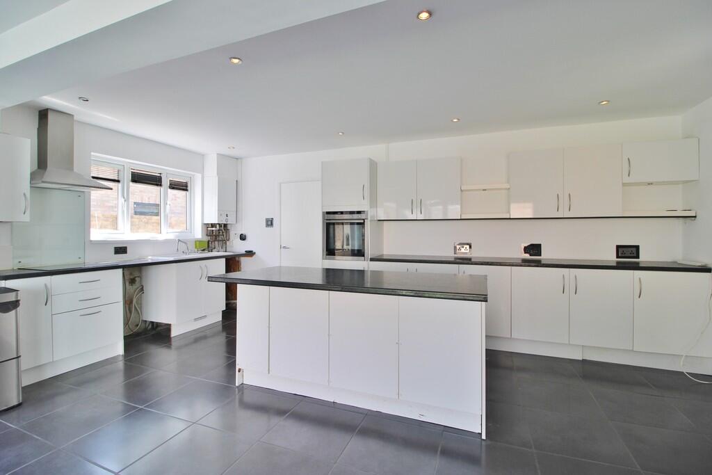 House in Portsmouth - View 5