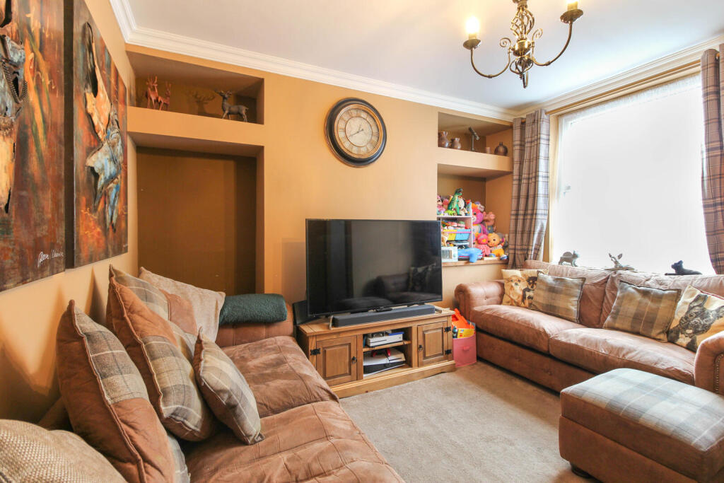 House in Burton Latimer - View 2