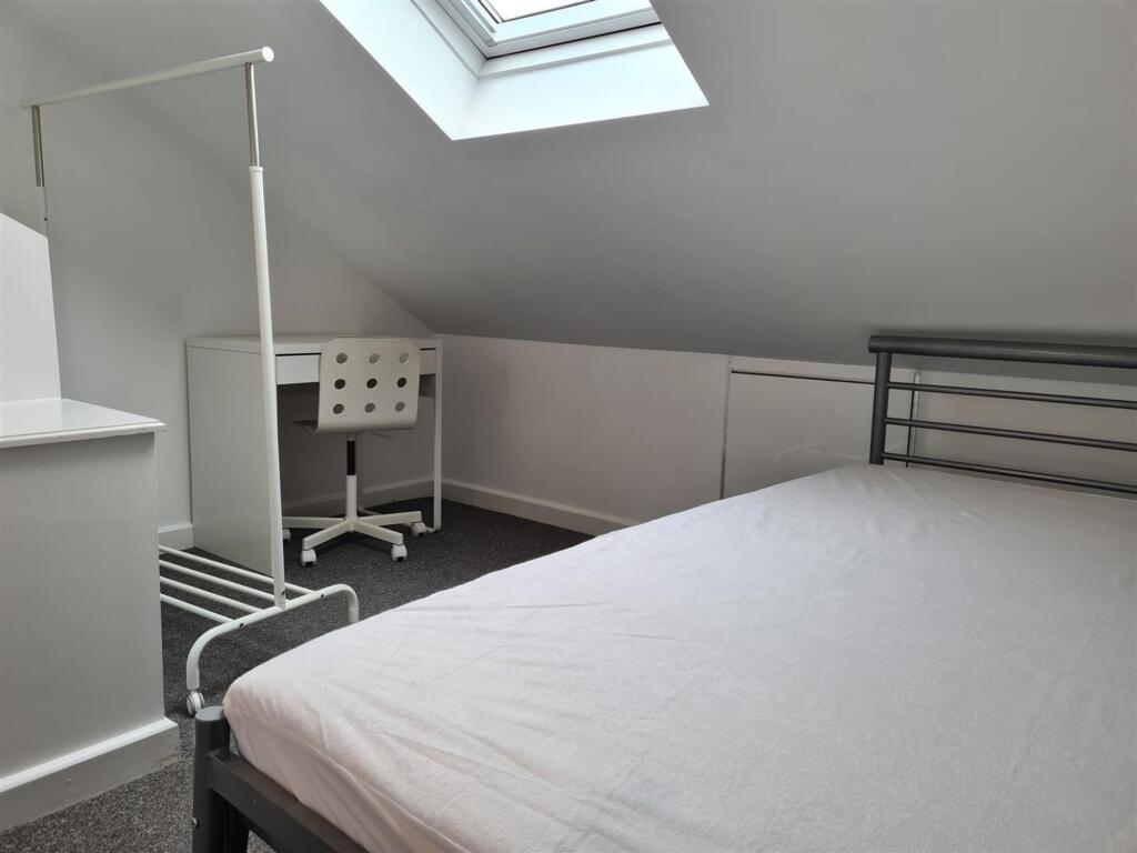 1 bedroom house share for rent