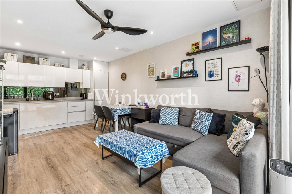 Apartment in London - View 4