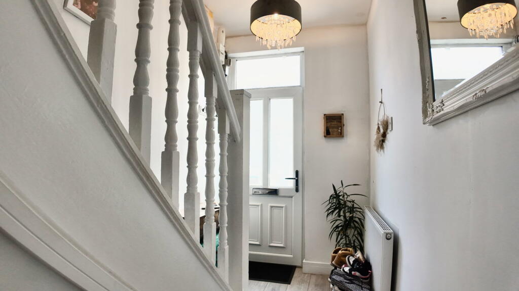 House in Newport - More