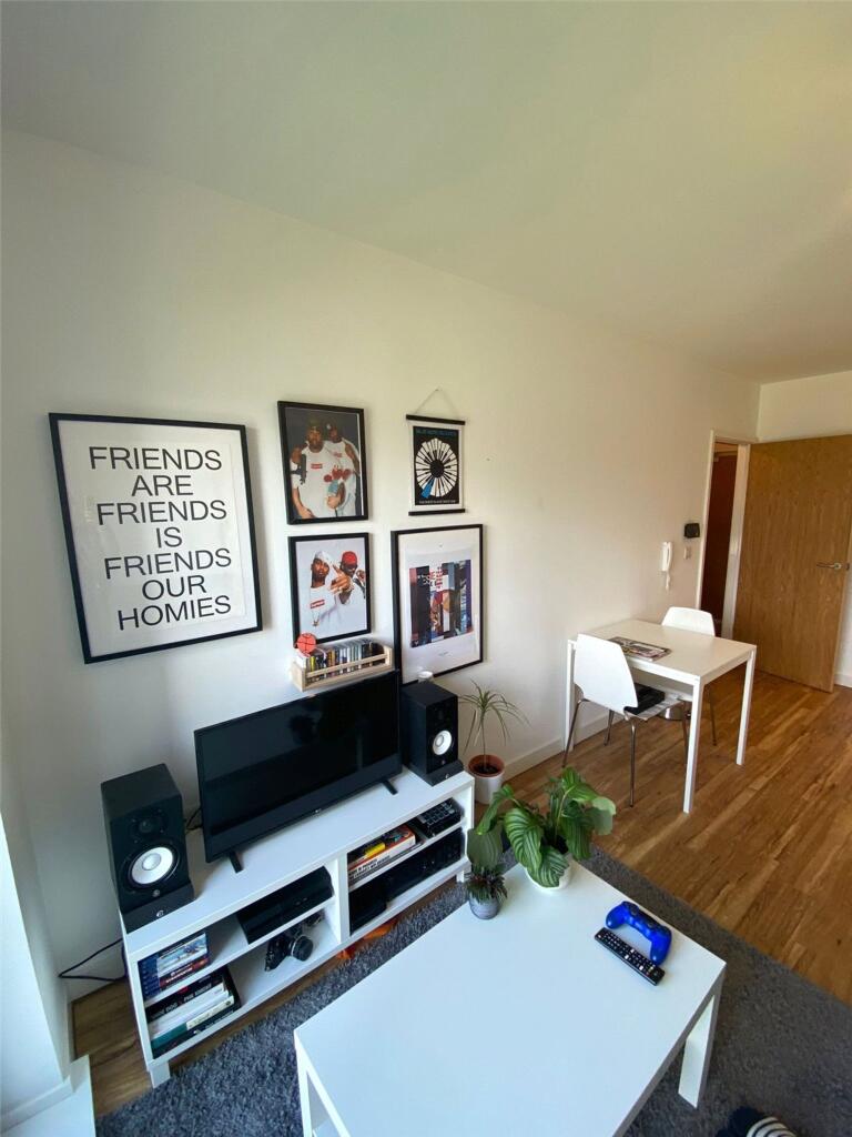 Apartment in Leeds, West Yorkshire - View 4