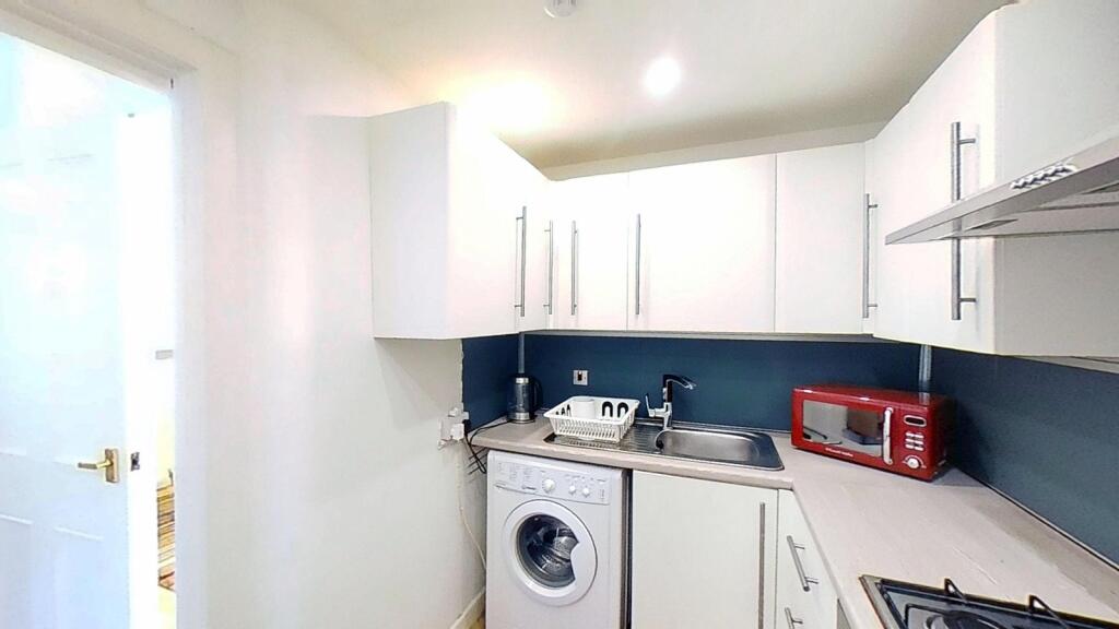 Apartment in Edinburgh - More