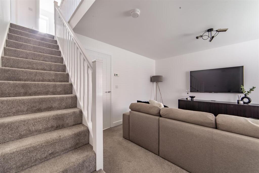 House in Newcastle upon Tyne, Brunton Rise, Hazlerigg Village - More