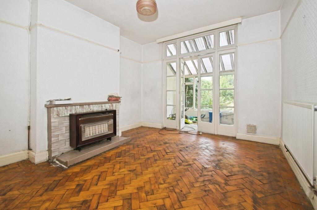 House in Cardiff, Rhiwbina - View 2