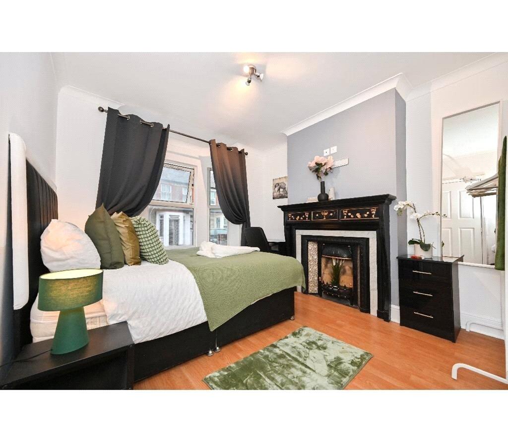 Main image of property: Beresford Road, Reading, Berkshire, RG30