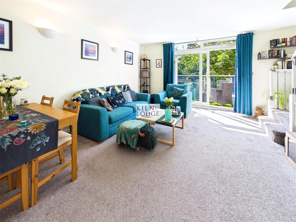 Apartment in Chelmsford, Great Baddow - View 5