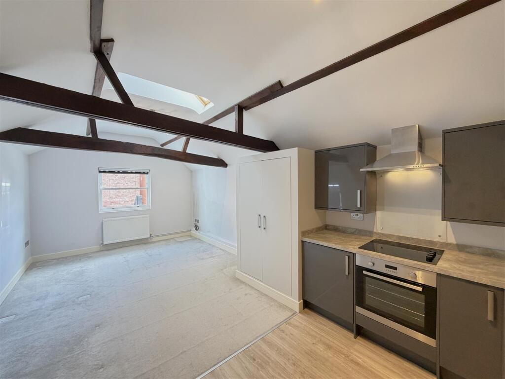 Apartment in Warwick, Royal Leamington Spa - View 5