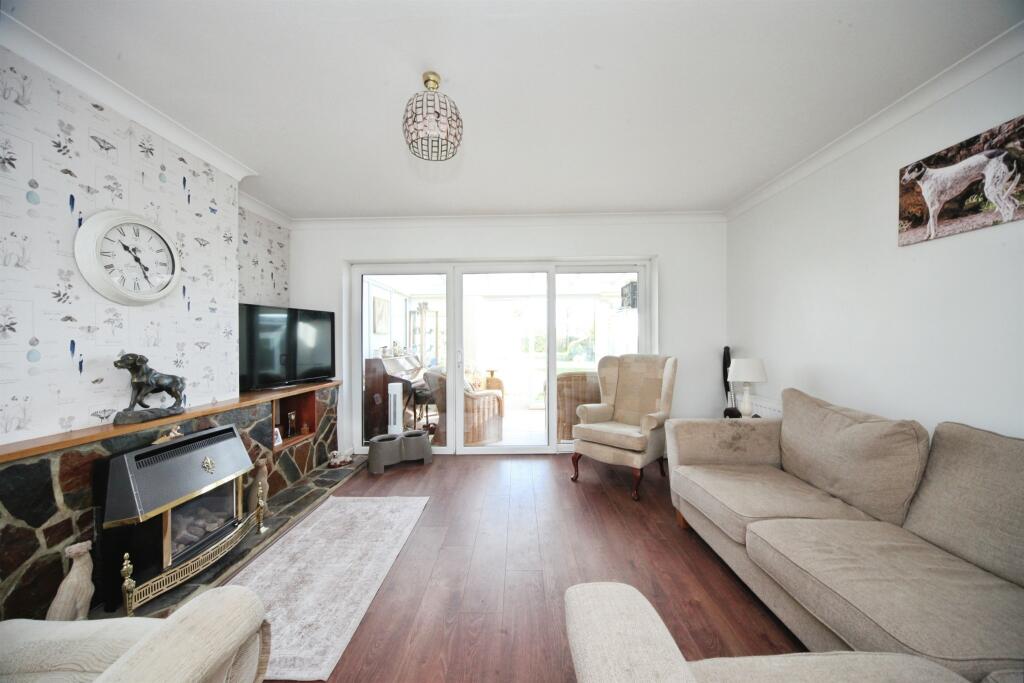 House in Luton - View 4
