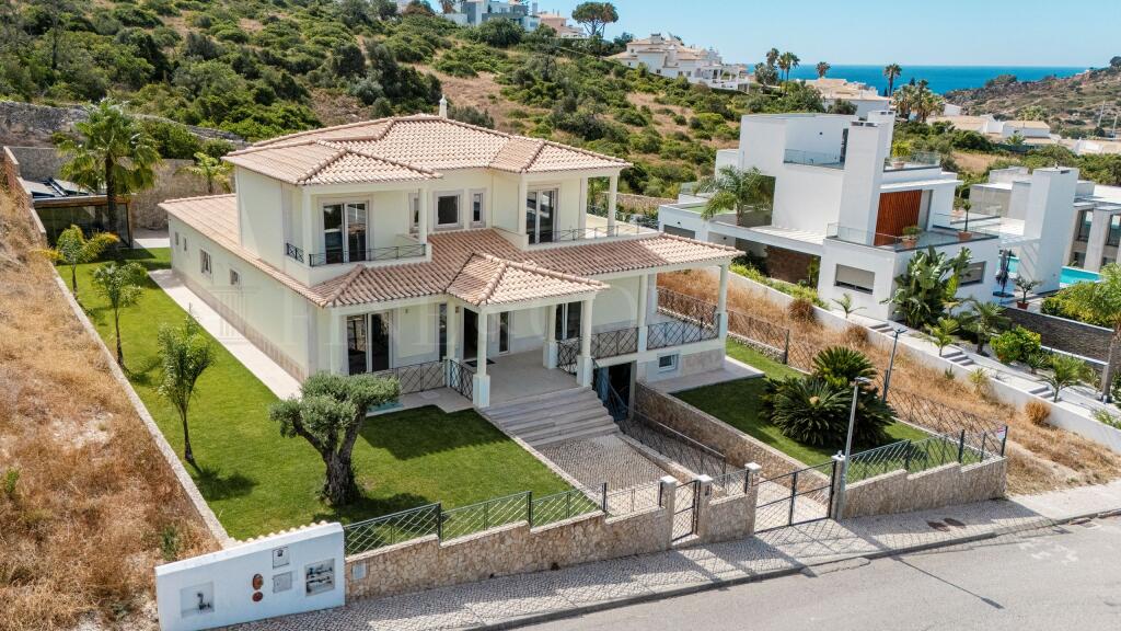 Main image of property: Algarve, Pateo