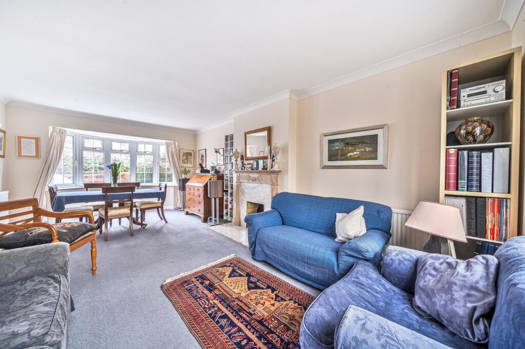 The Street, North Warnborough, RG29 photo 2