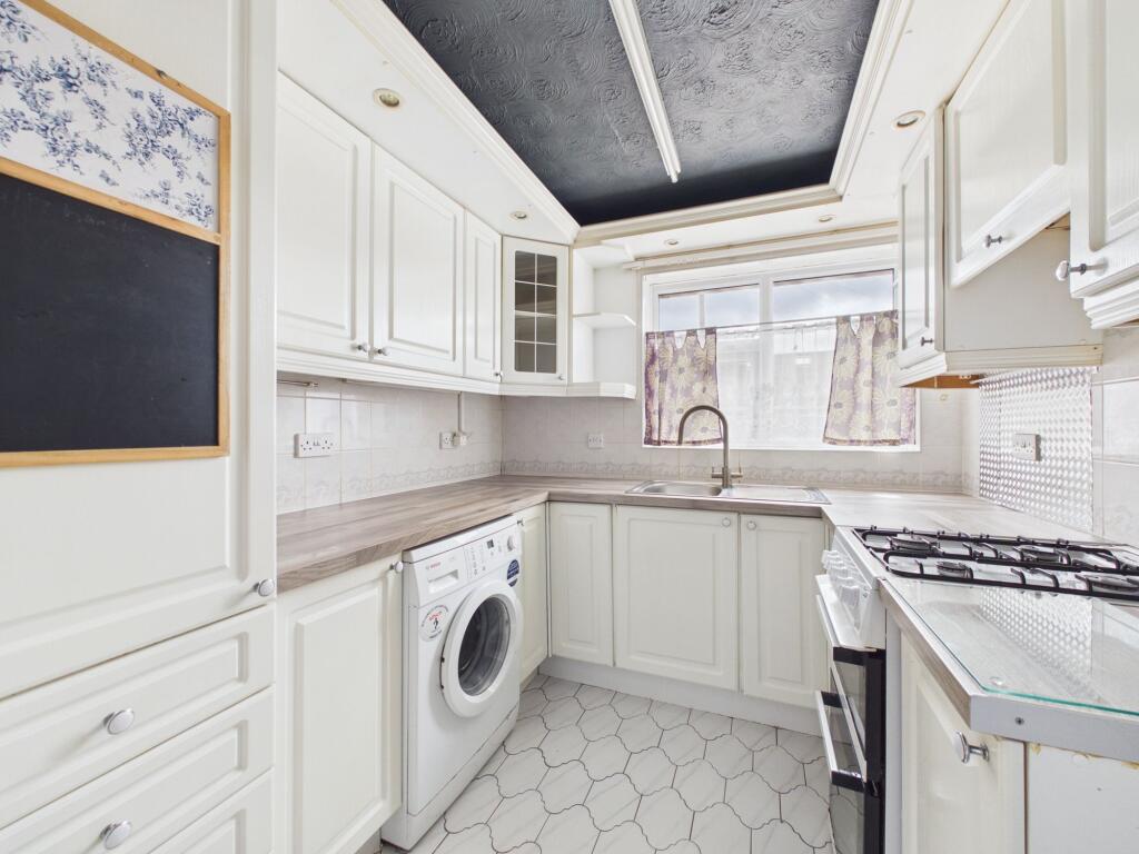 House in Ashfield, Sutton in Ashfield, Nottinghamshire - View 5