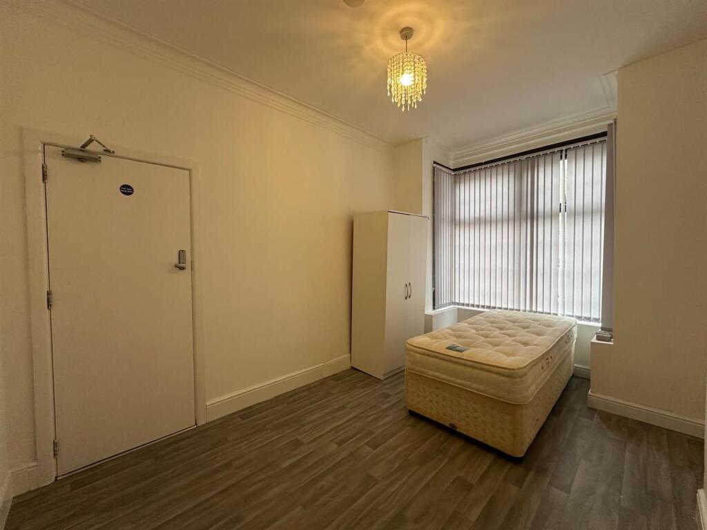 House in Birmingham, Stockland Green - View 4