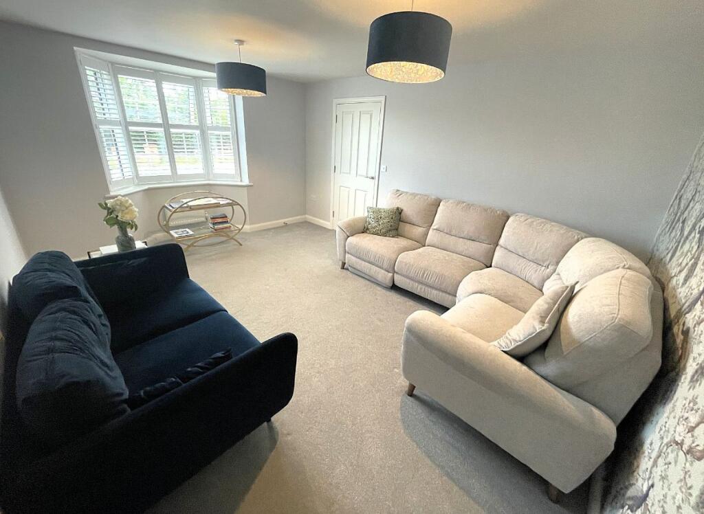 White Canons Drive, Lavendon photo 4