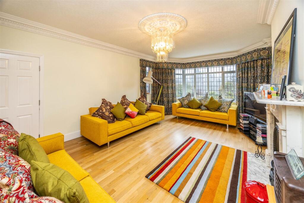 Leeds Road, Oulton, Leeds photo 4