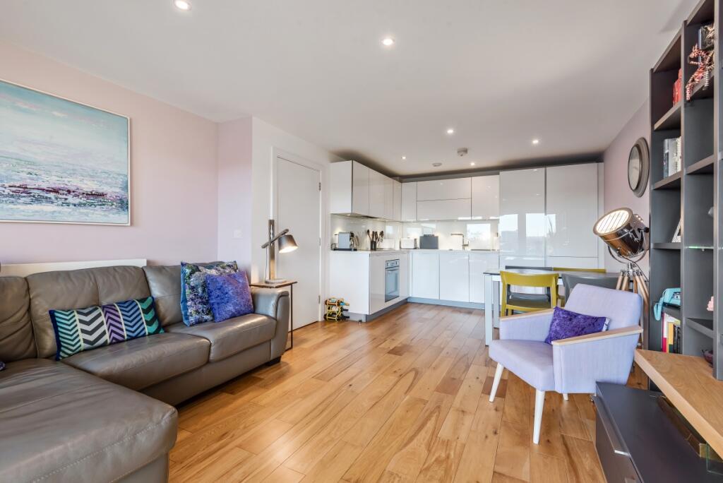 Apartment in London - View 5