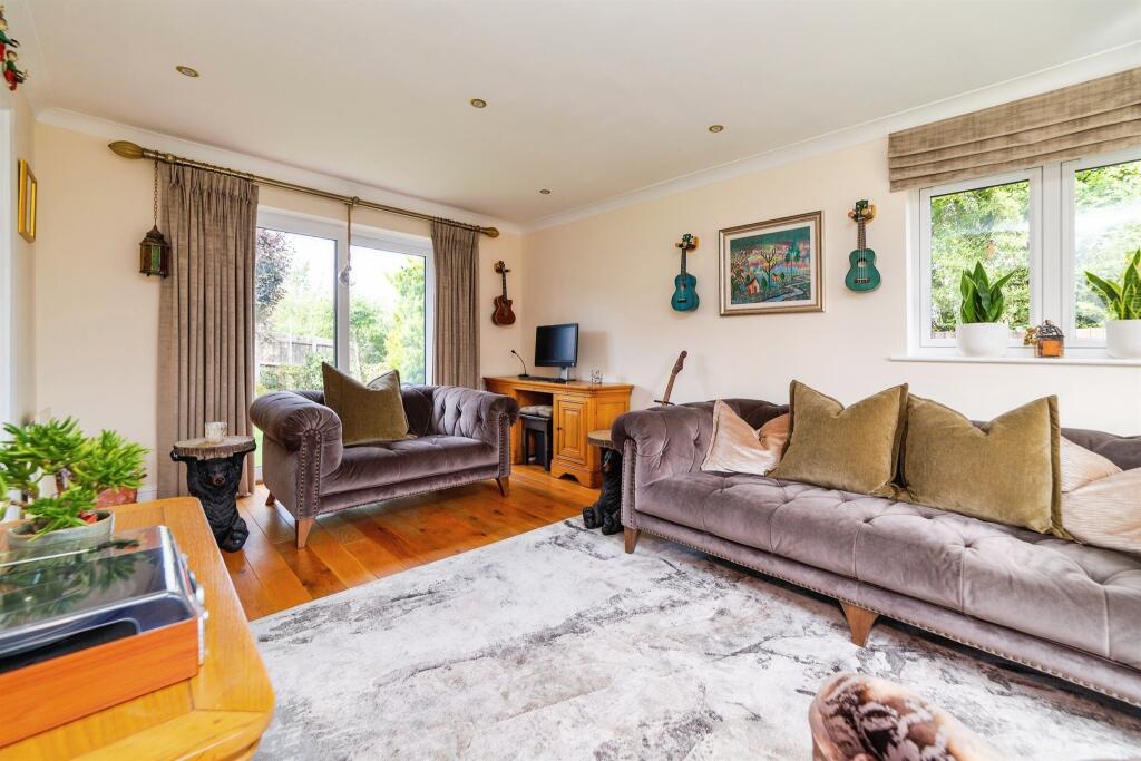 House in Stevenage, Hertfordshire - View 4