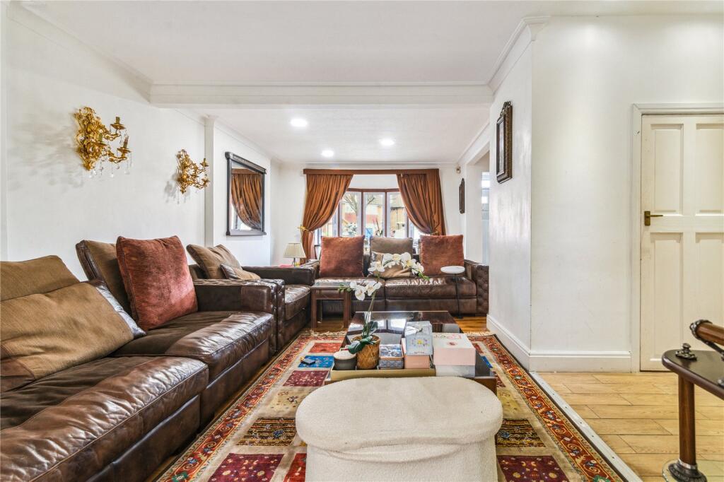 Vyner Road, London, W3 photo 2