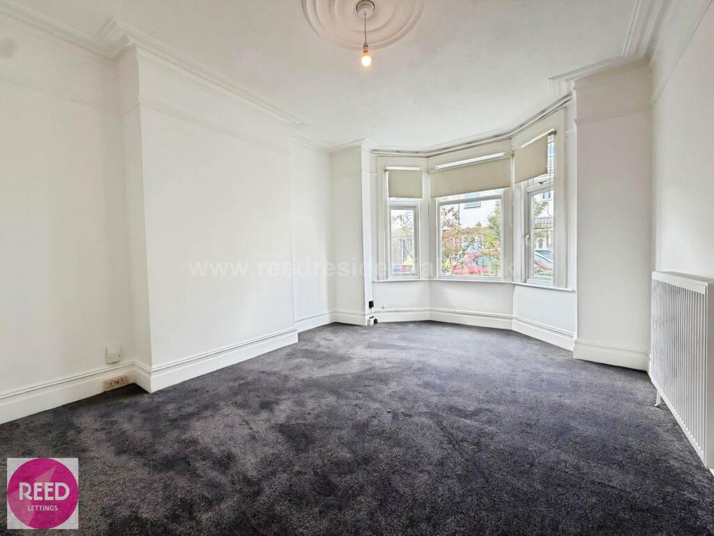 Ramuz Drive, Westcliff On Sea photo 4