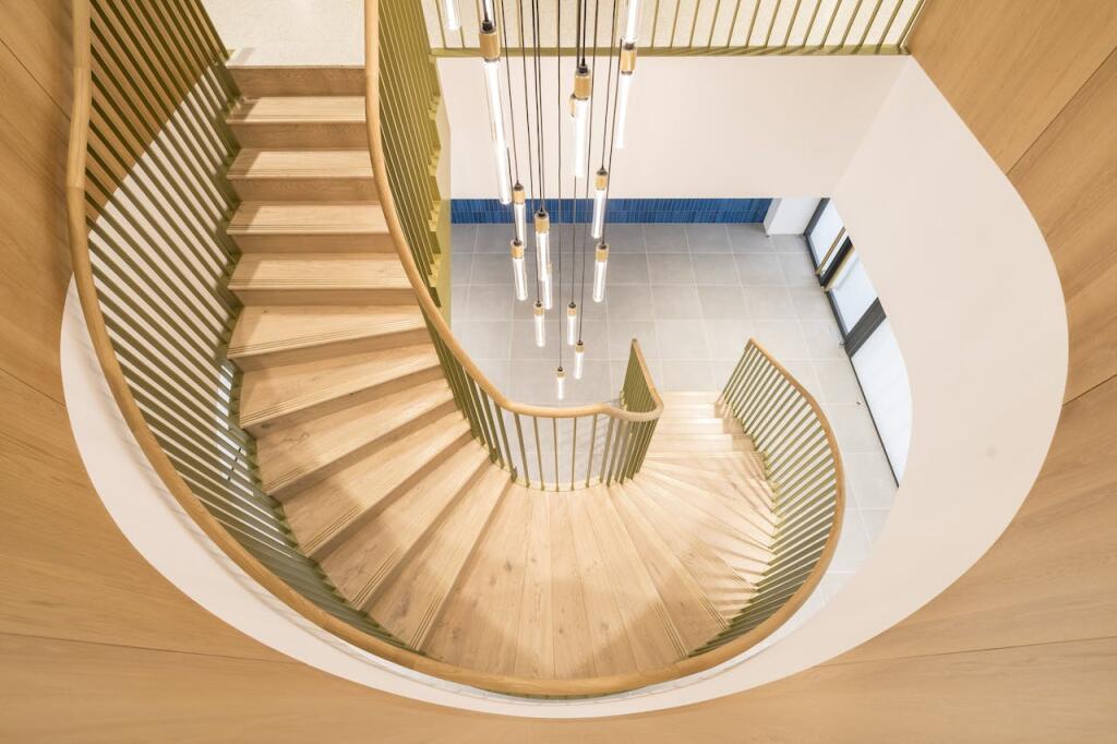 Stairwell to LG