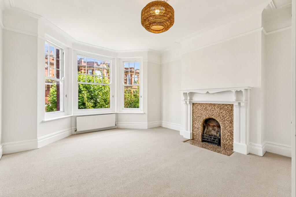 Apartment in London - View 5