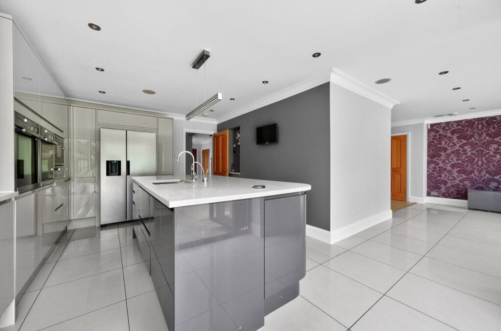 Additional image 6 of Bradmore Way, Brookmans Park, Hatfield, Hertfordshire, AL9