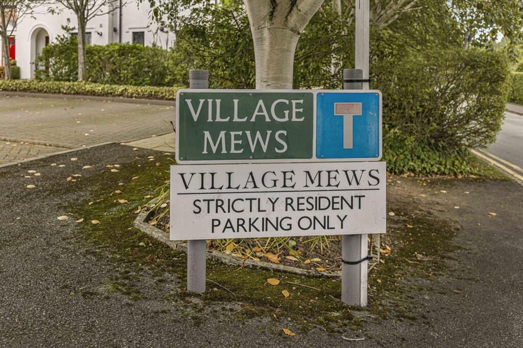 Shirleys Drive, Prestbury, SK10 photo 2