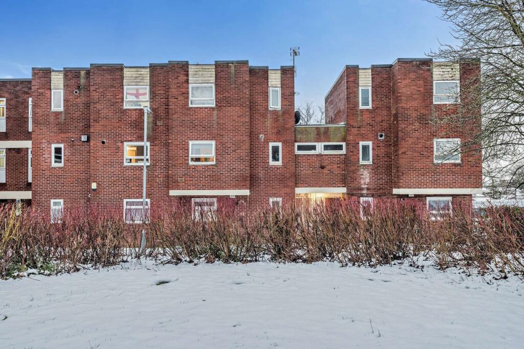 1-bed flat on Bembridge, Telford, TF3, £50,000