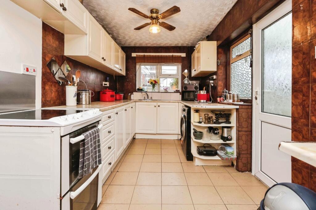 White Road, Smethwick, West Midlands, B67 – pohled 4
