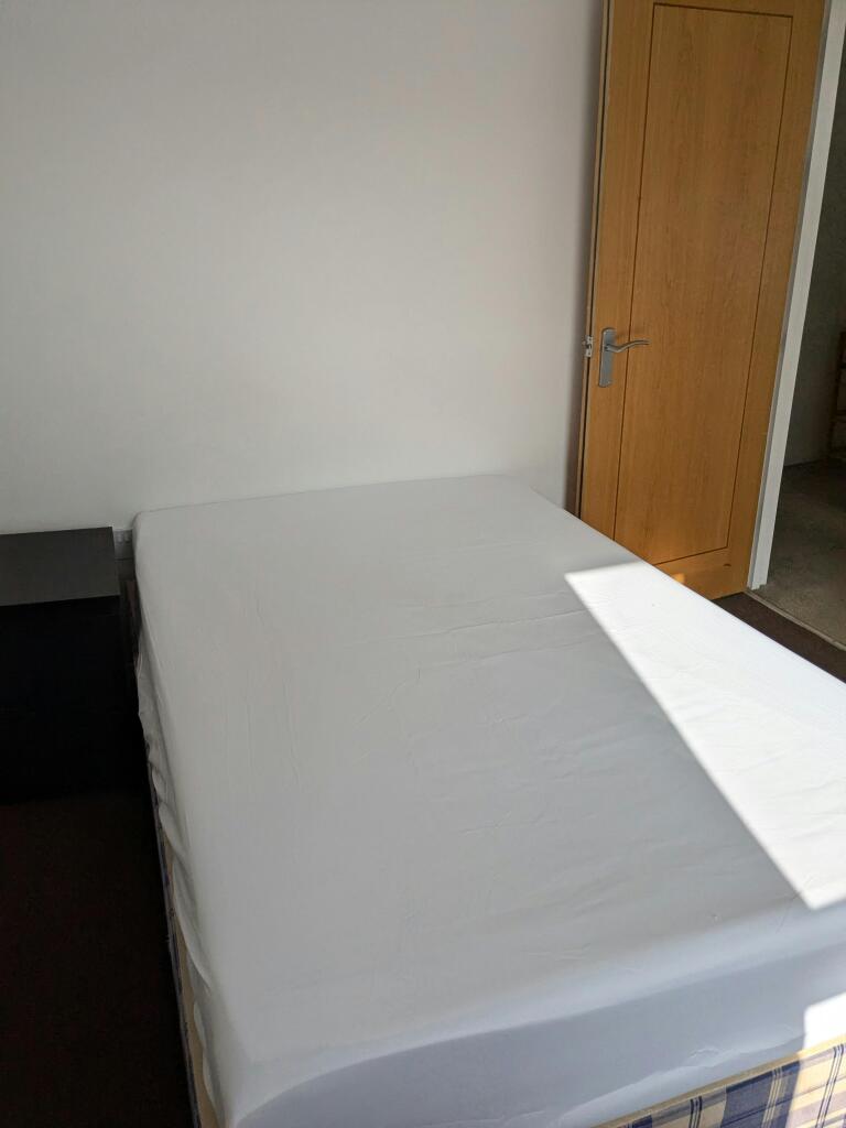 Bed LL.jpg