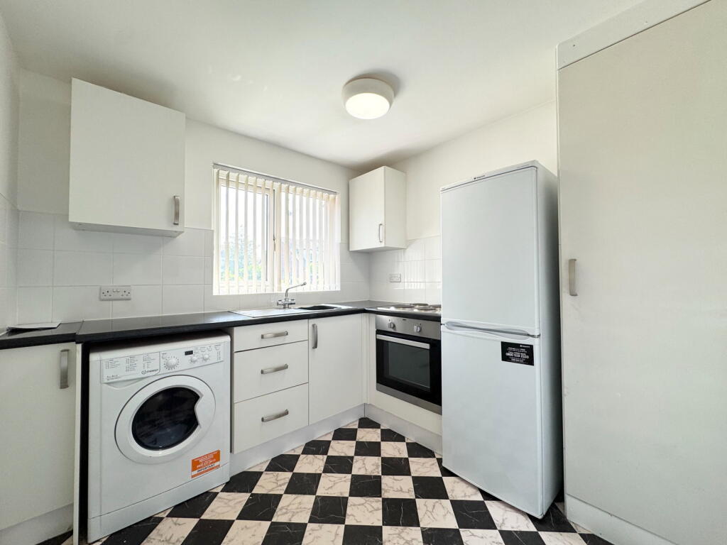 Shrewsbury Close, Penistone, Sheffield, S36 6DX - View 4