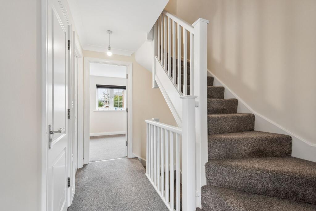 House in Stevenage, Old Town - View 5