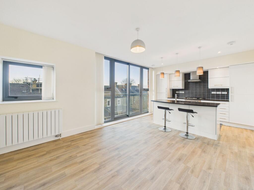 Apartment in Newcastle upon Tyne - View 3