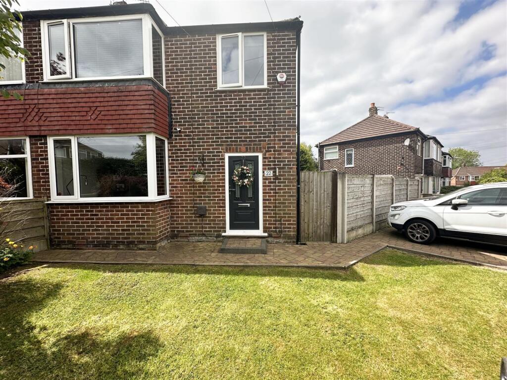 Main image of property: Ruthin Avenue, Alkrington, Middleton